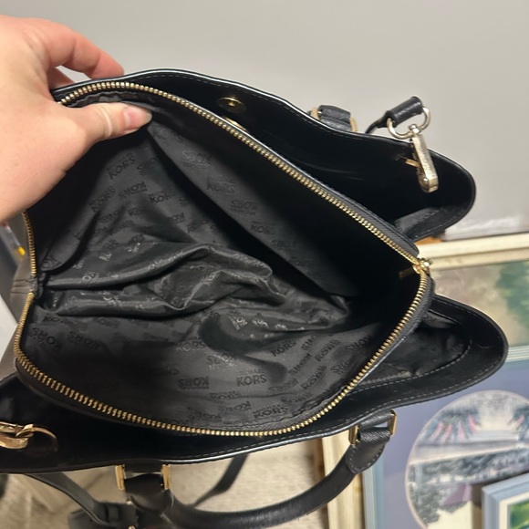 Michael Kors Handbag - Picture 2 of 4